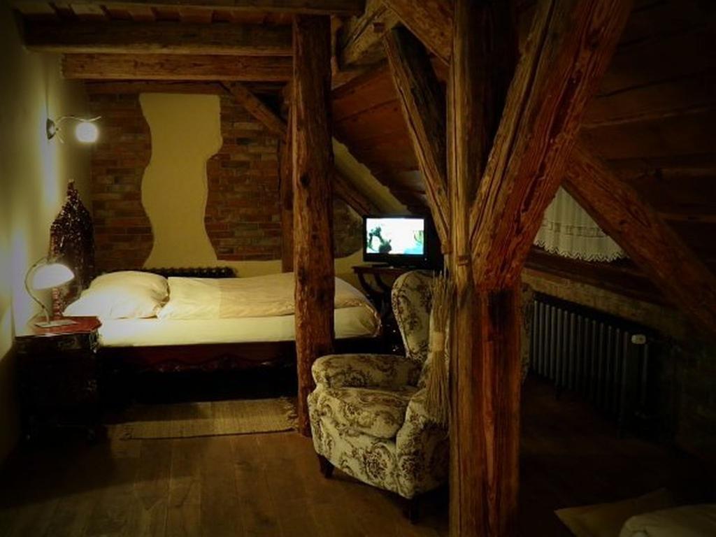 Dvur Olsiny -Hotel And Horse-Riding Karviná Zimmer foto